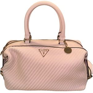 GUESS WOMEN’S SATCHEL IN POWDER PINK W/ADJUSTABLE & REMOVABLE STRAP TOP ZIP
